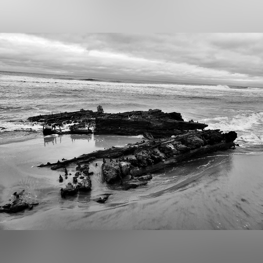 "Shipwreck Beach" 12x14" Photography Print